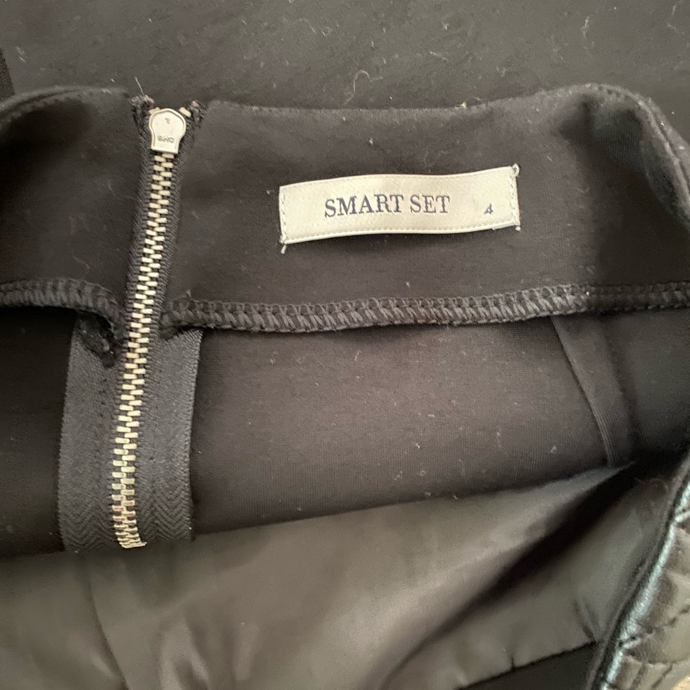 Smart Set Women's Back Zip Leather and Nylon Above Knee Pencil Skirt, Size Small - Picture 6 of 6
